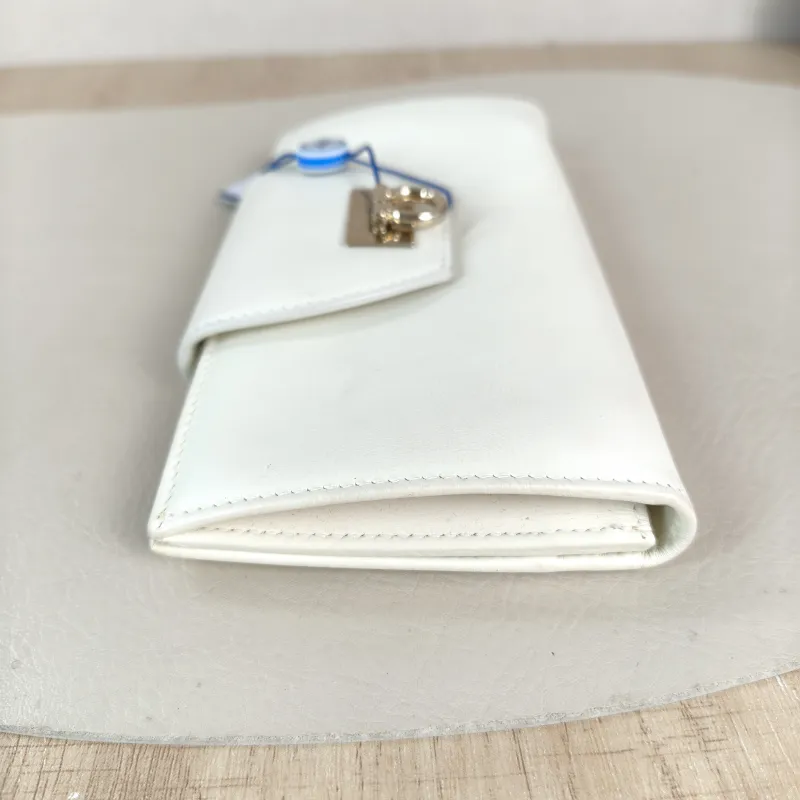 FERRAGAMO Wallet Wallet White Calfskin 18 × 2 × 9 cm — detail view 7 of 9