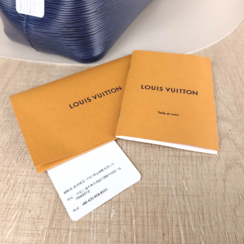 Louis Vuitton Crossbody Bag NÉONOÉ Bucket Bag BB Blue · Yellow Epi Embossed Calfskin BB 20 × 13 × 20 cm — detail view 5 of 12