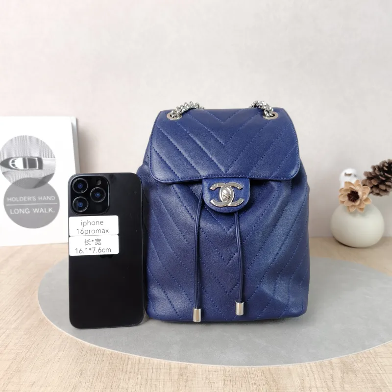 Chanel Backpackv Backpack Navy Lambskin Small18 × 11 × 23 cm — cover view 2 of 5