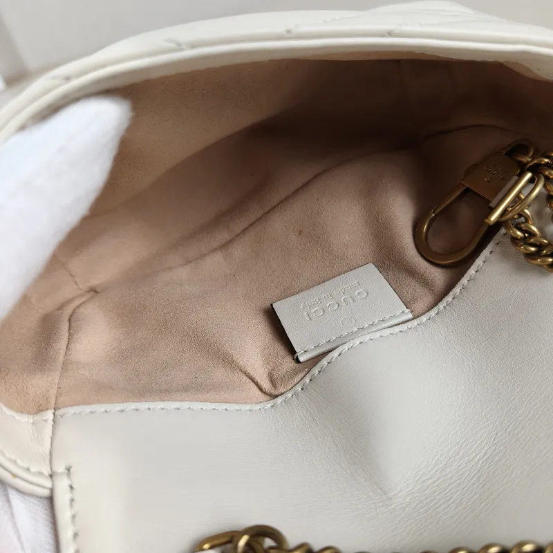 GUCCI Crossbody Bag GG Marmont Mini Marmont Mini White Calfskinmini16.5 × 4.5 × 9.5 cm — detail view 4 of 13