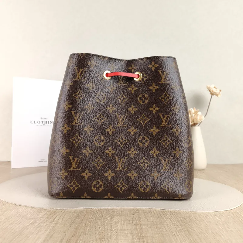 Louis Vuitton Shoulder Bag NÉONOÉ Bucket Bag PVC Medium 26 × 17.5 × 26 cm Conditioned — cover view 4 of 5