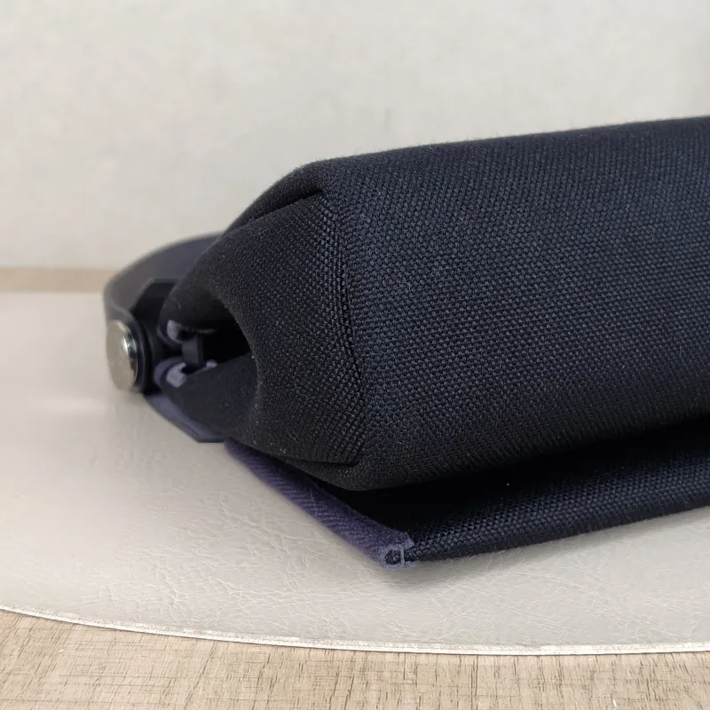 Hermès Crossbody Bag Herbag Zip 20Black Calfskin，Canvasmini20.5 × 7 × 16.5 cm — detail view 3 of 13