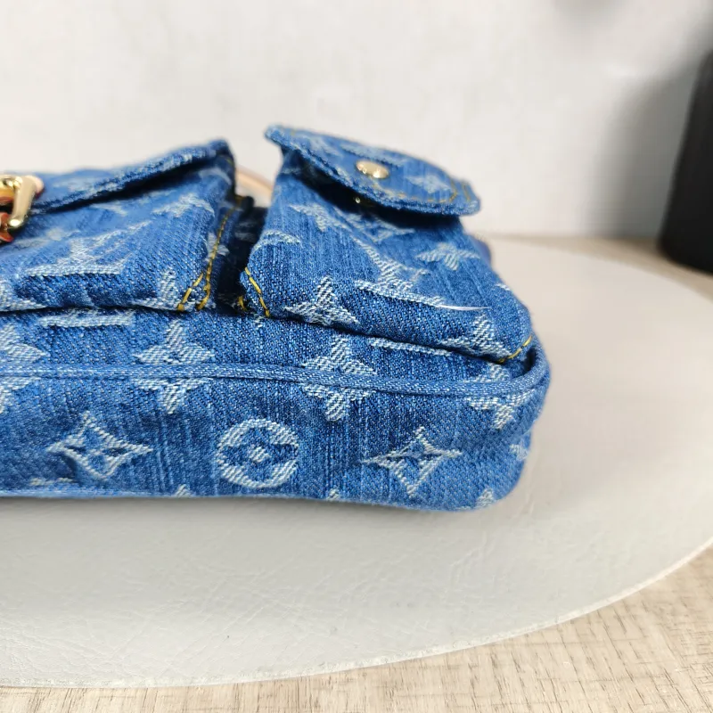 Louis Vuitton Shoulder Bag Pochette Accessories Cargo One Size 23.5 × 3 × 14 cm — detail view 2 of 11