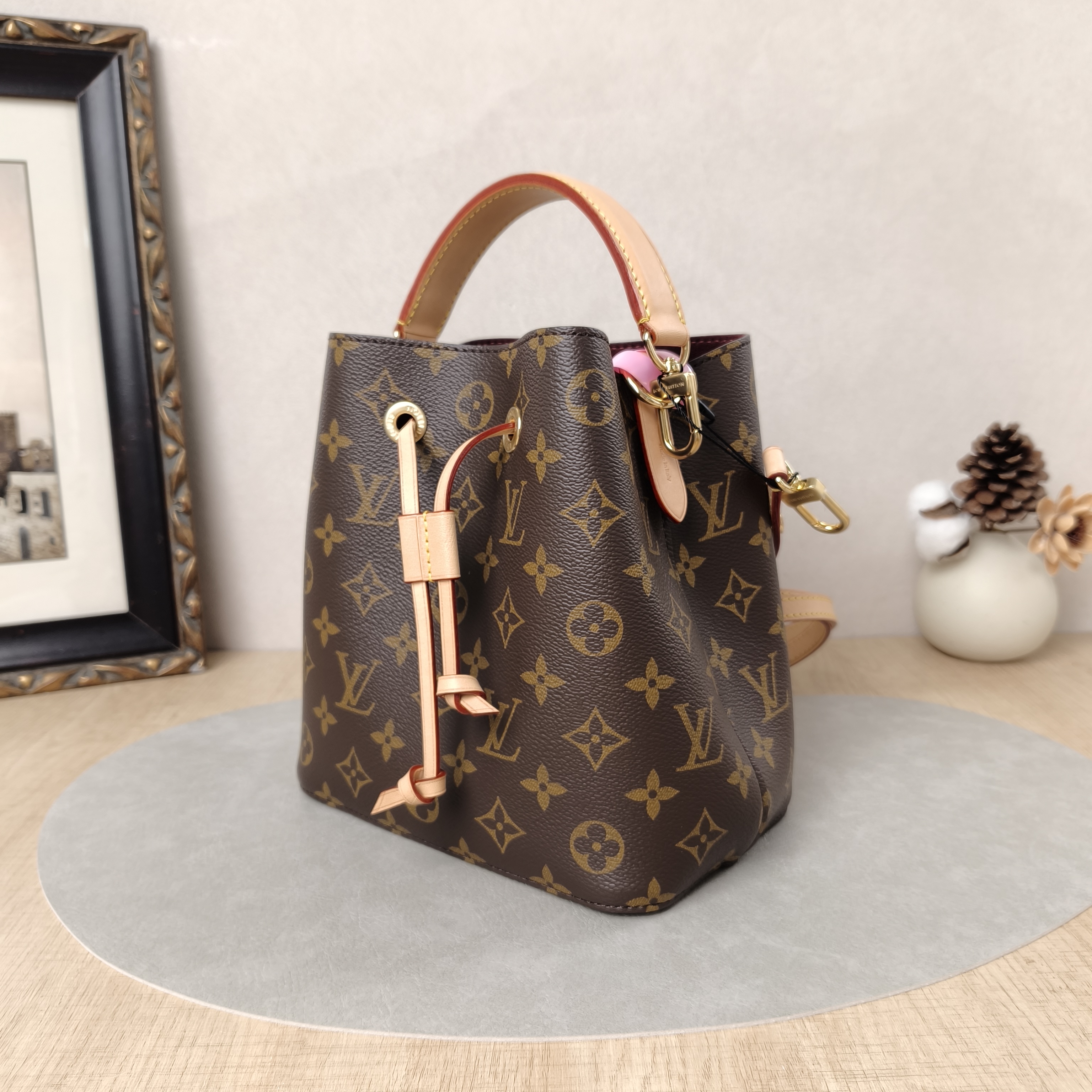 Louis Vuitton Crossbody Bag NÉONOÉ Bucket Bag BB Monogram PVCBB20 × 13 × 20 cm — cover view 2 of 6