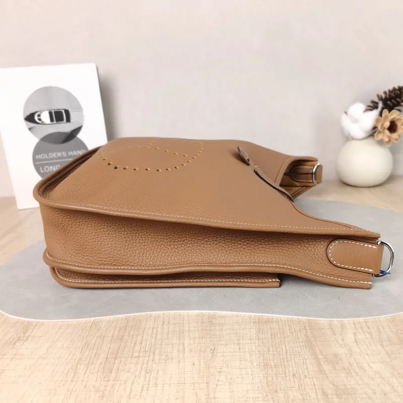 Hermès Crossbody Bag Evelyne 29 29 37 Brown TC Calfskin 29 29 × 7 × 30 cm W — detail view 12 of 13