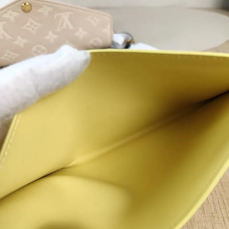 Louis Vuitton Crossbody Bag Pochette Félicie Colorblock Calfskin Small21 × 3 × 12 cm — detail view 1 of 16