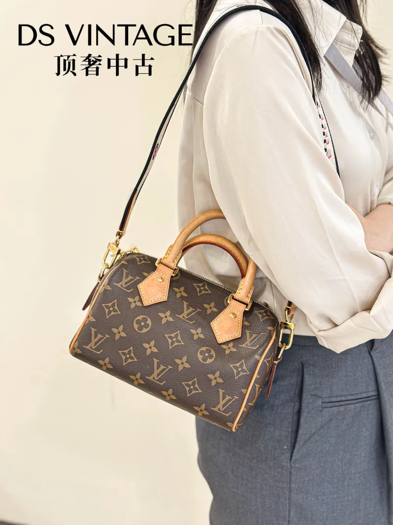Louis Vuitton Crossbody Bag Speedy20 Shoulder Strap PVC Small20.5 × 12 × 13.5 cm — on-model view 1 of 3