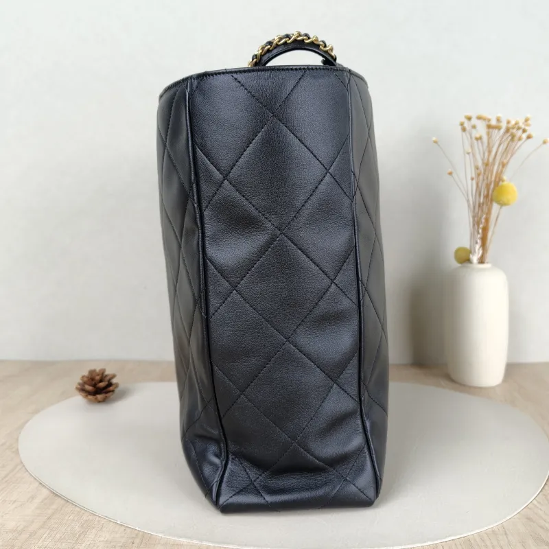 Chanel Shoulder Bag tote Black Lambskin One Size29 × 11 × 32 cm — detail view 9 of 10