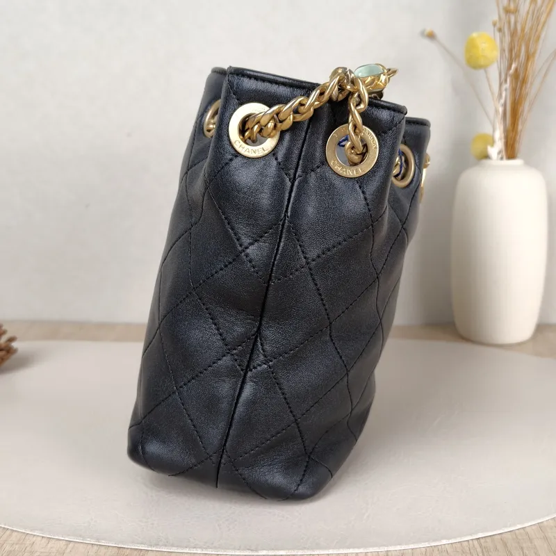 Chanel Crossbody Bag Crossbody Bag Black Calfskin One Size15 × 8 × 20 cm — detail view 1 of 11
