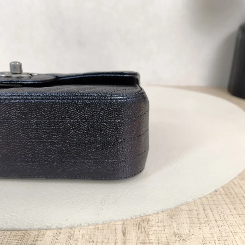 Chanel Crossbody Bag Classic Flap Large Mini CF Mini Black V Grained Calfskin mini20 × 6 × 12 cm — detail view 13 of 14