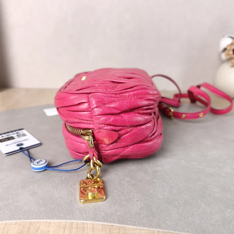 Miumiu Shoulder Bag Camera Bag Red Waxed Leather 16 × 6 × 10 cm — detail view 4 of 11