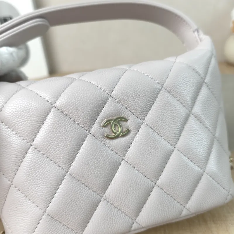 Chanel Crossbody Bag Crossbody Bag Pink Calfskin21.5 × 7.5 × 19 cm — detail view 4 of 14