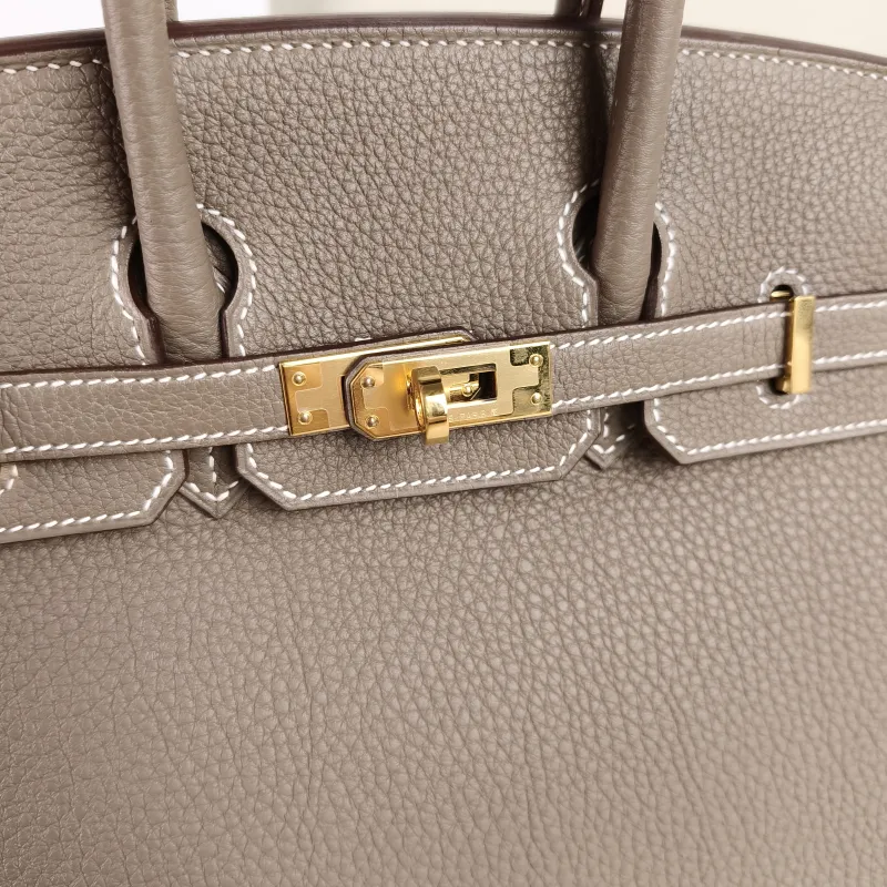 Hermès Top Handle Bag Birkin 25 Gold-Tone Hardware Togo Calfskin Small 25 × 13 × 20 cm K — detail view 8 of 11