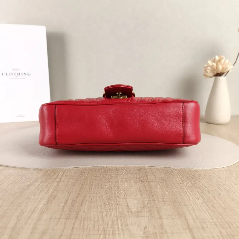 GUCCI Crossbody Bag GG Marmont Medium Marmont 26Red Calfskin Medium26 × 7 × 15 cm — cover view 4 of 4