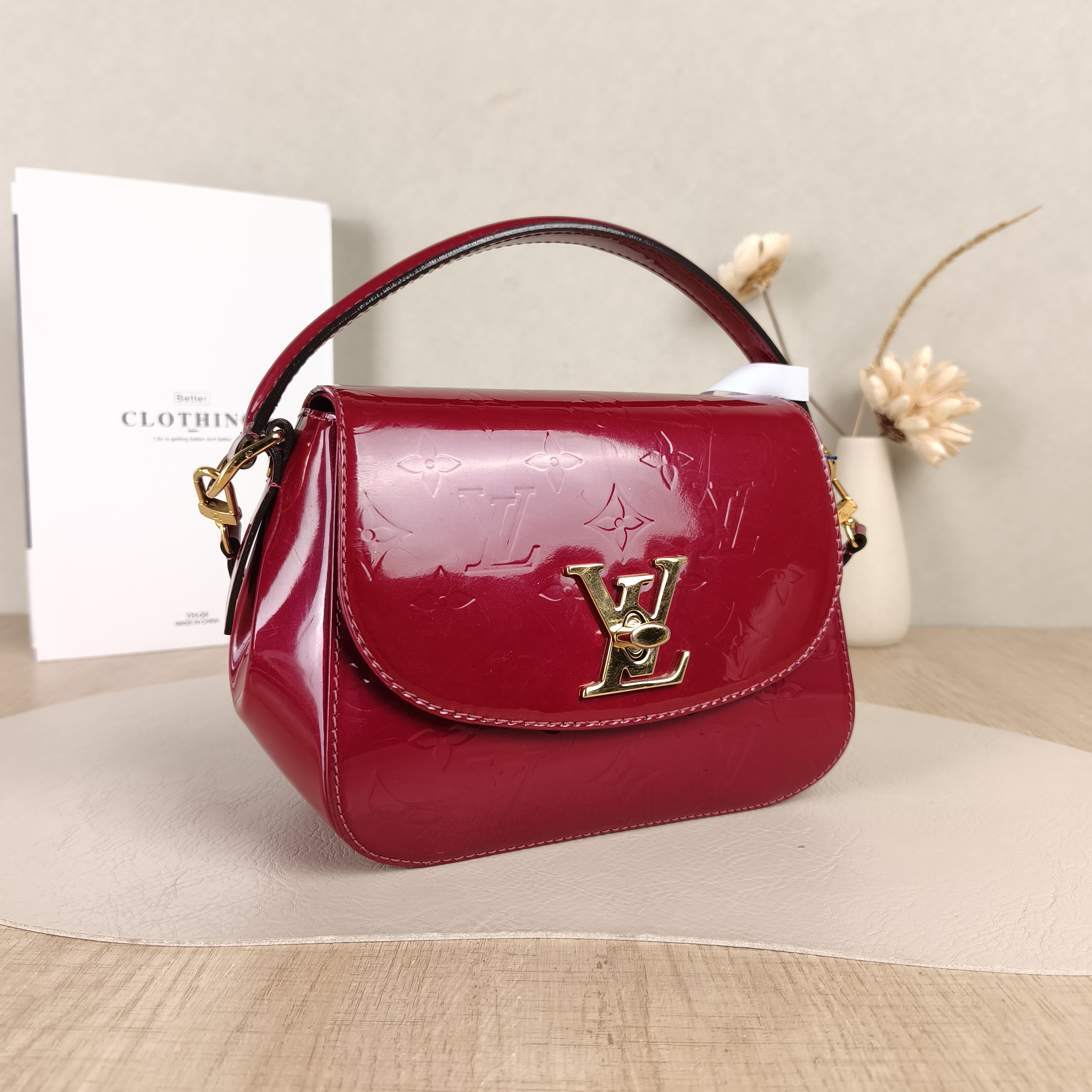 Louis Vuitton Crossbody Bag Pasadena Red Patent Leather One Size22 × 9 × 16 cm — cover view 3 of 5