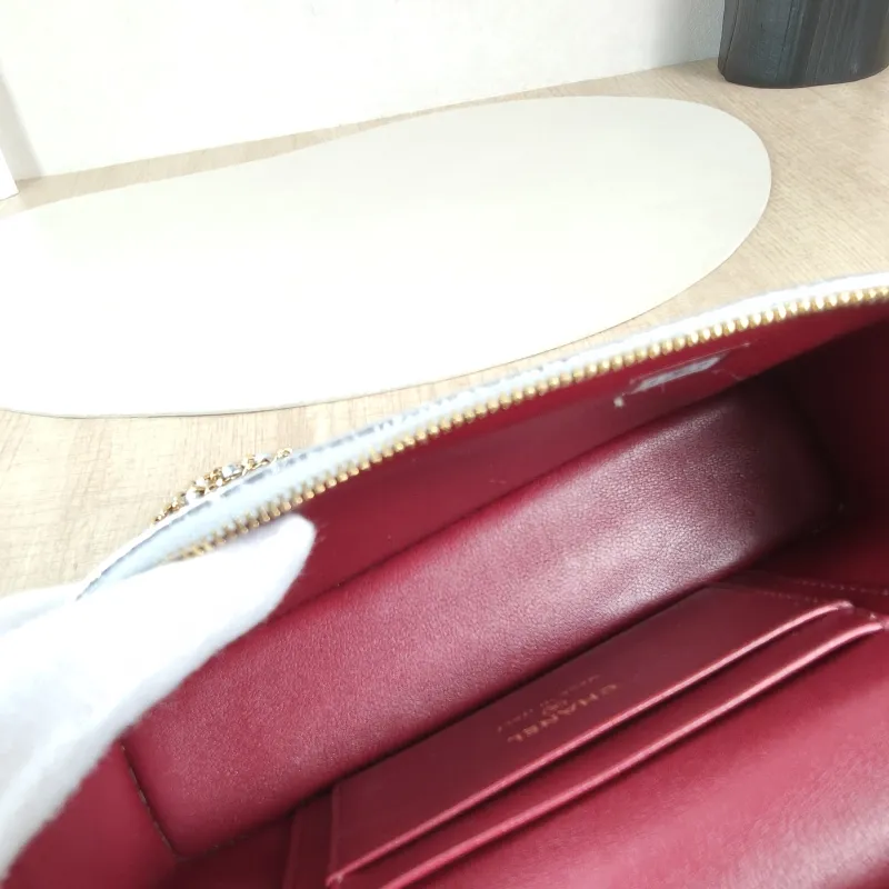 Chanel Crossbody Bag lp Box Bag Top Handle Crossbody Bag Silver Calfskin 19.5 × 5 × 12 cm — detail view 2 of 12