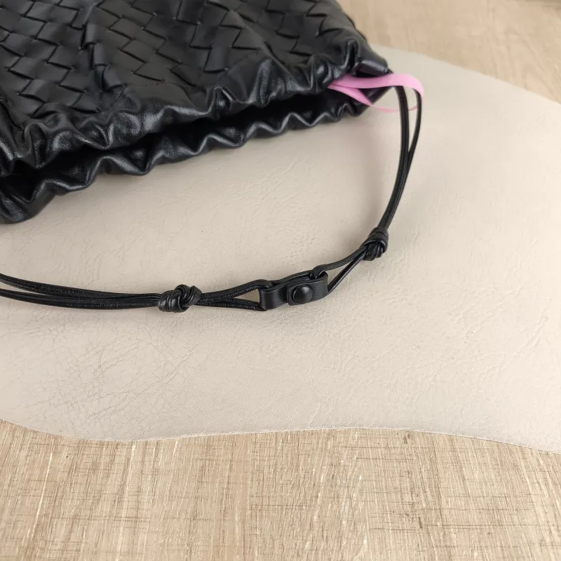 Bottega Veneta Shoulder Bag Dustbag Shoulder Bag Black Calfskin Medium 32 × 1 × 23 cm — detail view 1 of 10