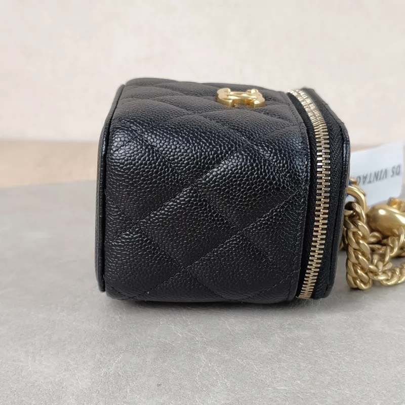 Chanel Crossbody Bag Edition Black Grained Calfskin nano 10 × 7 × 9 cm — detail view 10 of 11