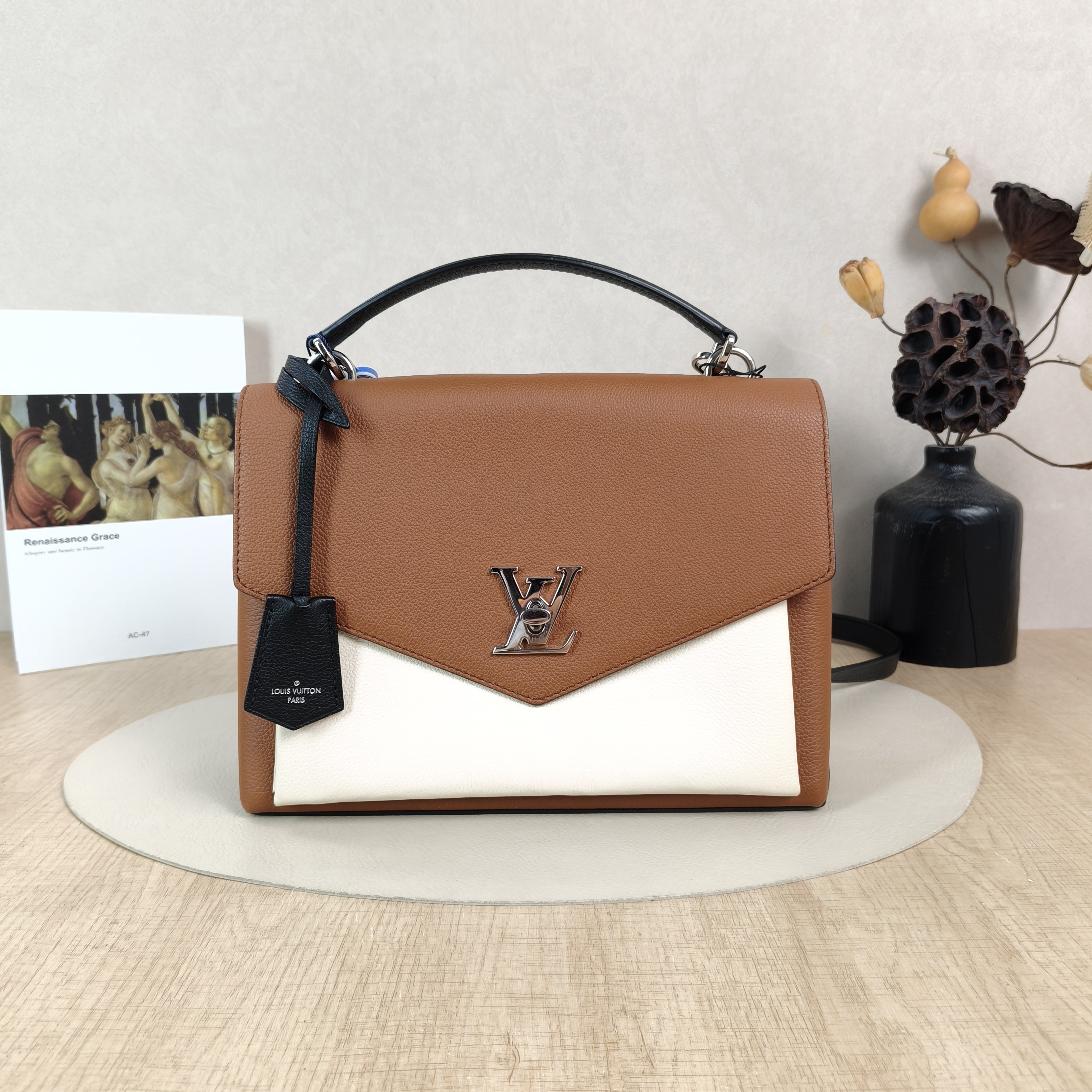 Louis Vuitton Crossbody Bag My Lockme Messenger Bag Colorblock Calfskin Medium28 × 11 × 20 cm