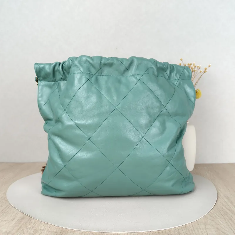 Chanel Shoulder Bag22Bag Green CC alfskin39 × 8 × 42 cm — cover view 2 of 5