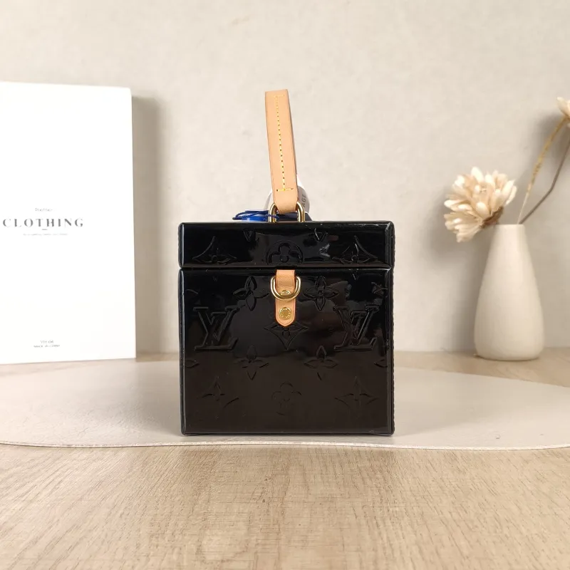Louis Vuitton Top Handle Bag Bleecker Box Box Black Patent Leather 12 × 12 × 12 cm — detail view 8 of 14