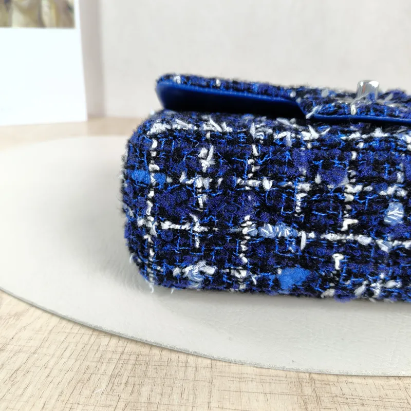 Chanel Crossbody Bag Classic Flap Large Mini CF Mini Blue mini 20 × 6 × 12 cm — detail view 4 of 13
