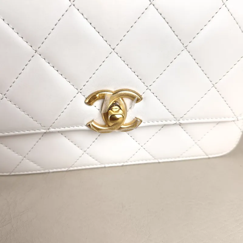 Chanel Crossbody Bag Small 19 × 8 × 12 cm — detail view 2 of 11