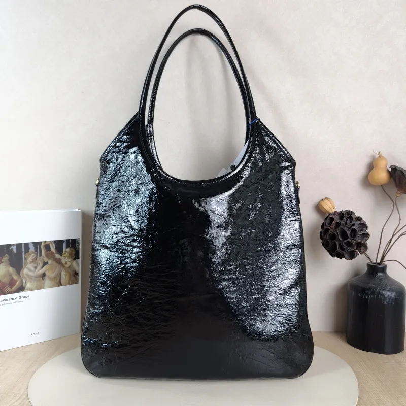 Miumiu Shoulder Bag IVY Tote Shopping Tote Black Patent Leather Medium 35*40 — cover view 4 of 5