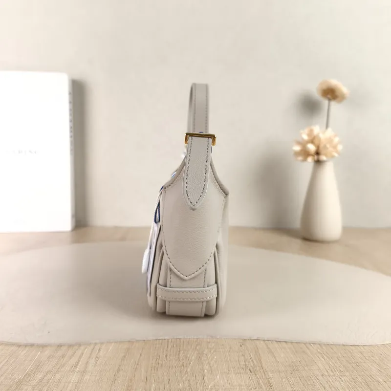 CELINE Shoulder Bag Romy Hobo Shoulder Bag White Calfskin Mini 19 × 5 × 14 cm — detail view 3 of 10