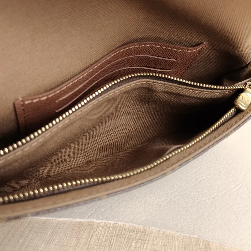 Louis Vuitton Crossbody Bag IVY Monogram PVC Small 23.5 × 4.3 × 12 cm — detail view 9 of 11