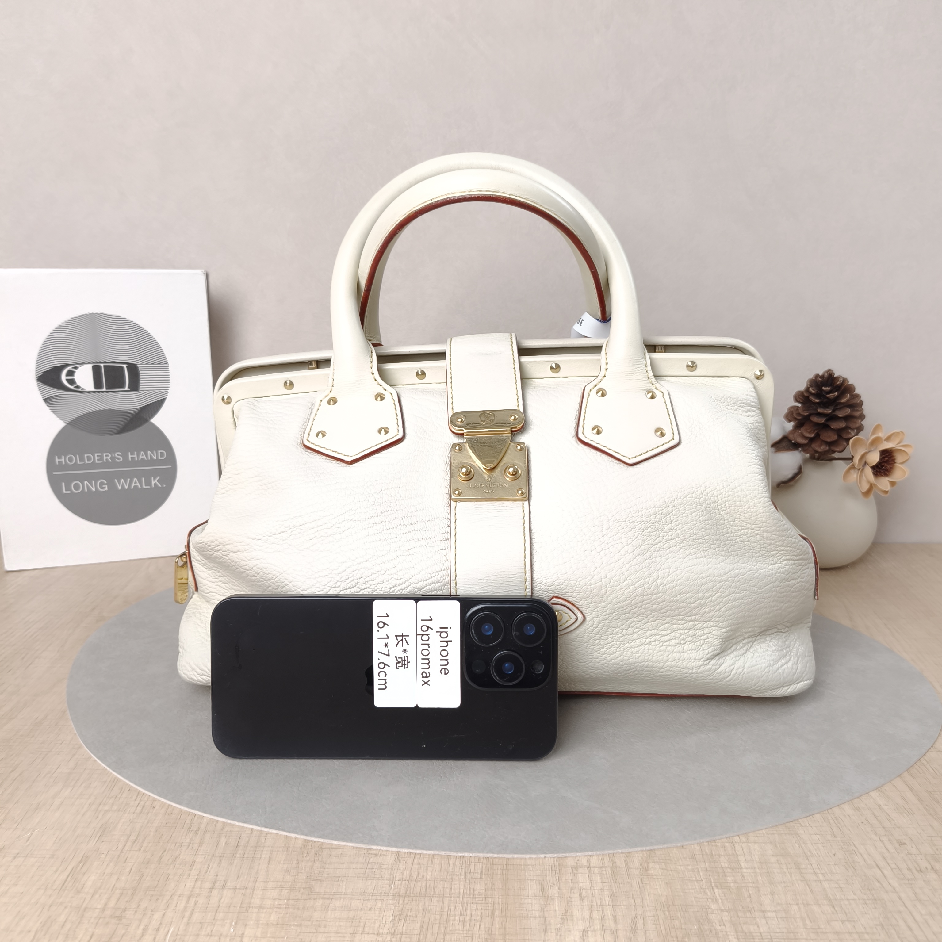 Louis Vuitton Top Handle Bag Suhali Vintage White Calfskin One Size33 × 14 × 21 cm — cover view 3 of 5