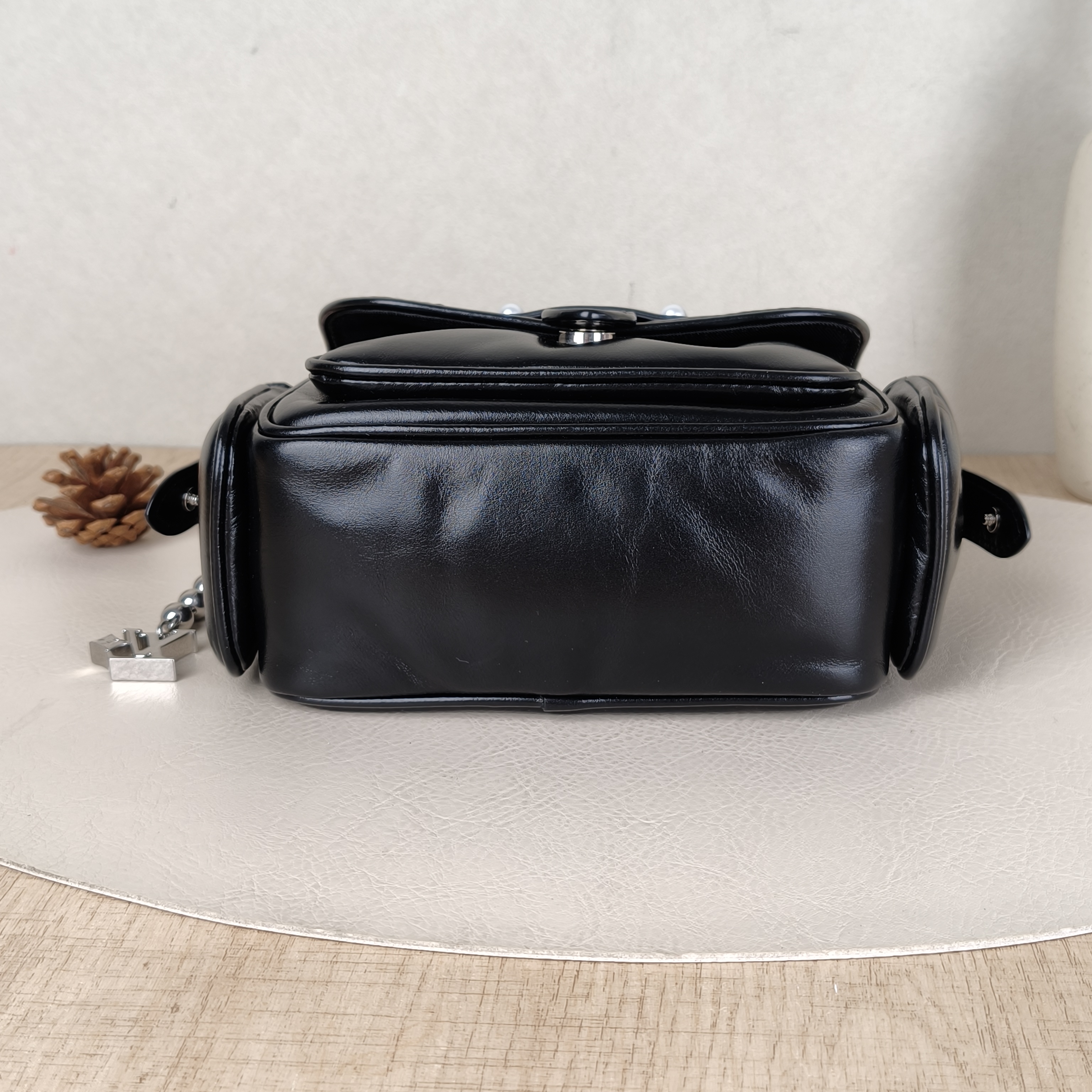 Louis Vuitton Crossbody Bag CARGO Camera Bag Black Calfskinmini23 × 10 × 14 cm — cover view 4 of 5