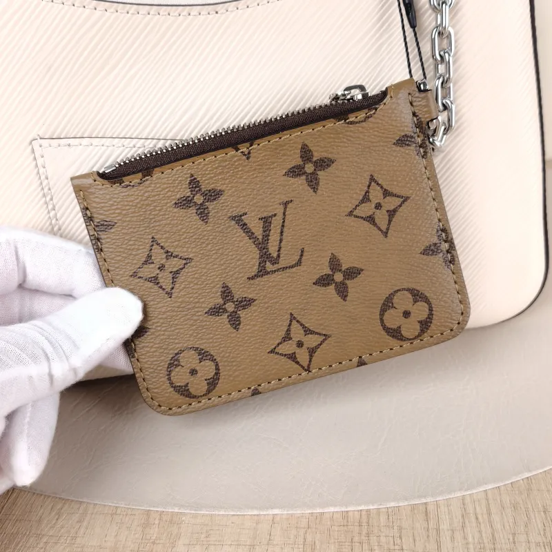 Louis Vuitton Crossbody Bag MARELLE White Epi Embossed Calfskin Small 25 × 8 × 15 cm — detail view 15 of 16