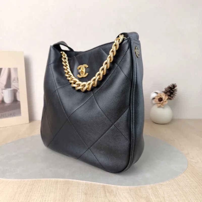 Chanel Shoulder Bag hobo Black Calfskin One Size 27 × 7 × 27 cm — cover view 2 of 5