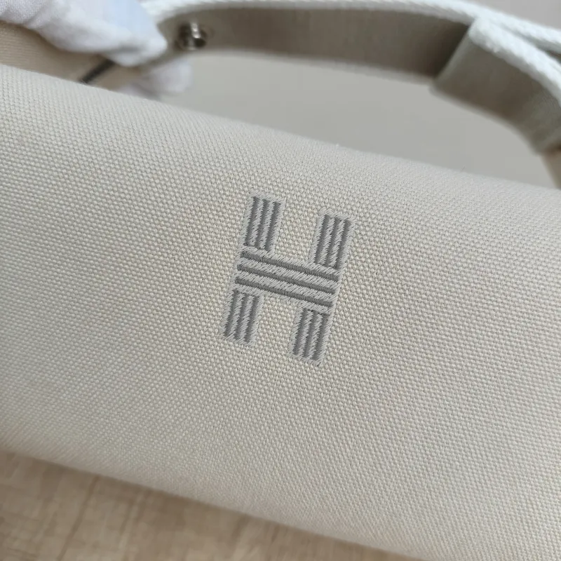 Hermès Top Handle Bagbride-a-brac White Canvas Small21 × 12 × 27 cm — detail view 6 of 11