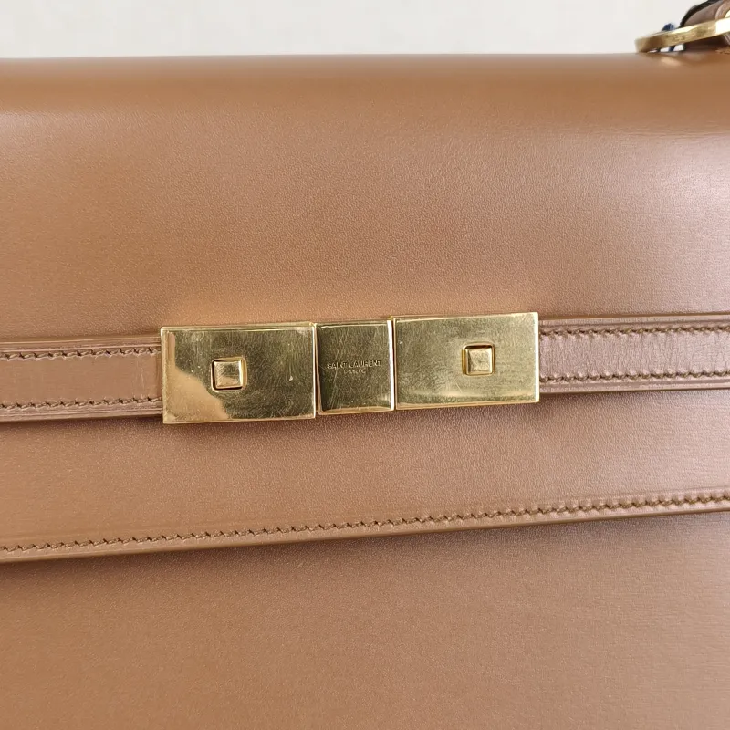SAINT LAURENT MANHATTAN Caramel Calfskin Small 32 × 10 × 22.5 cm — detail view 2 of 12