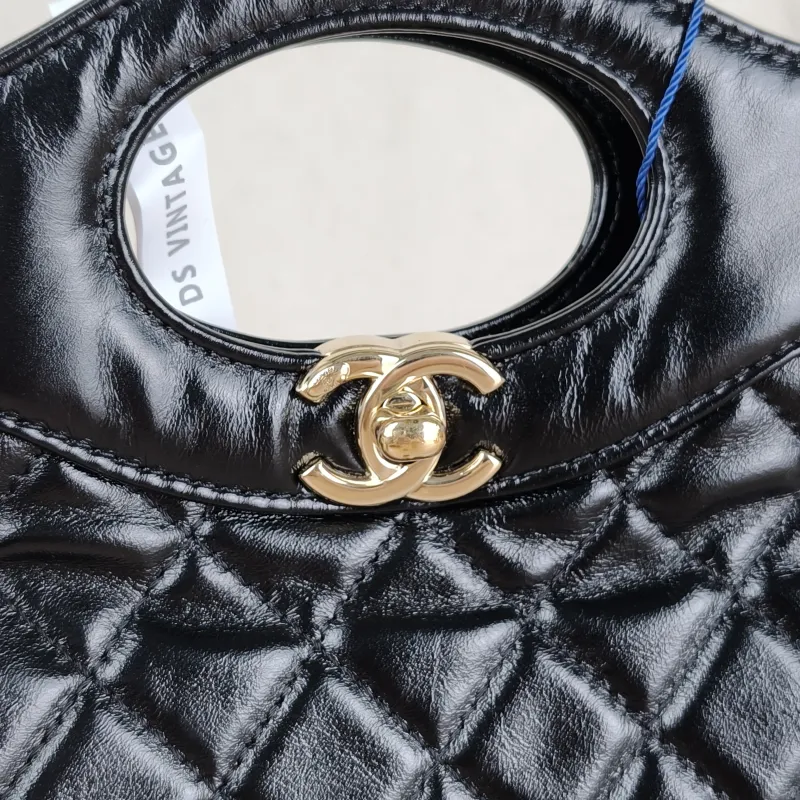 Chanel Crossbody Bag 31Bag Black Waxed Leather Mini 23 × 5.5 × 22 cm — detail view 4 of 11