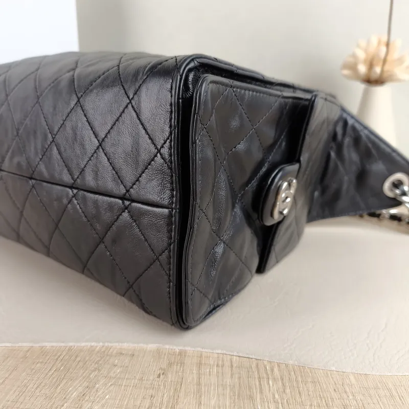 Chanel Shoulder Bag 25Bag Black Waxed Leather Calfskin Small 26 × 14 × 30 cm — detail view 9 of 11