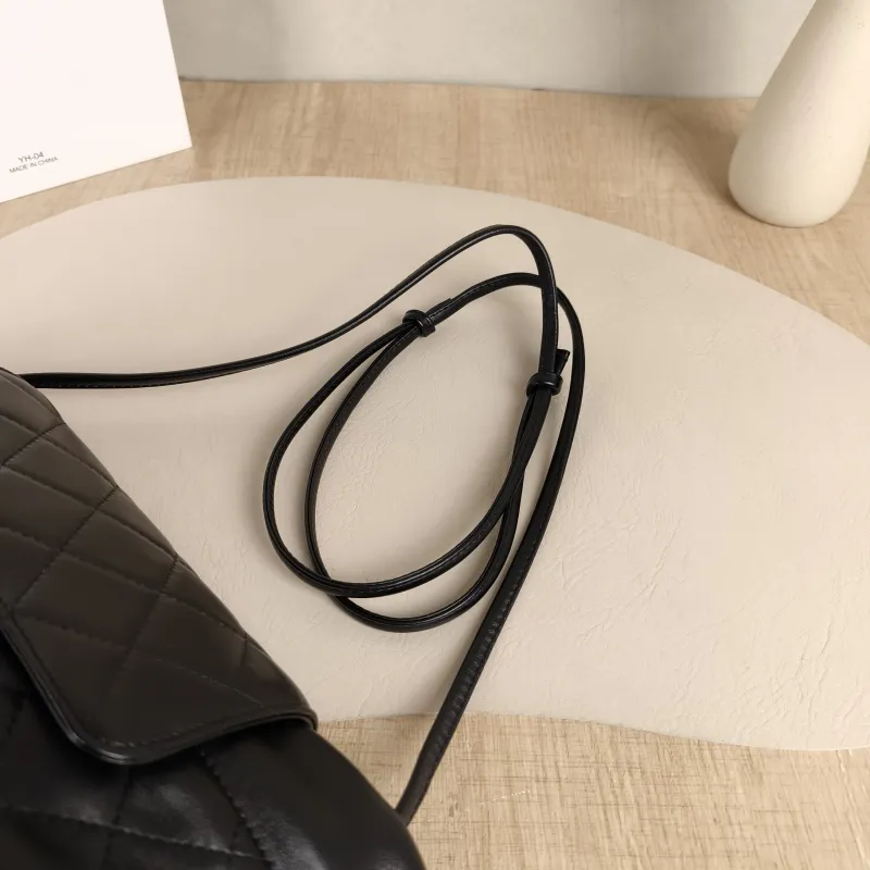 Chanel Shoulder Bag26b Shoulder Bag Black Lambskin One Size24 × 7.5 × 10 cm — detail view 9 of 11