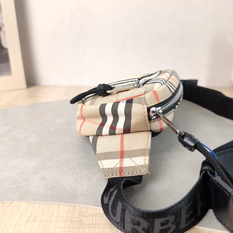 BURBERRY Belt Bag Belt Bag Canvas One Size 18 × 4 × 13.5 cm — detail view 11 of 11