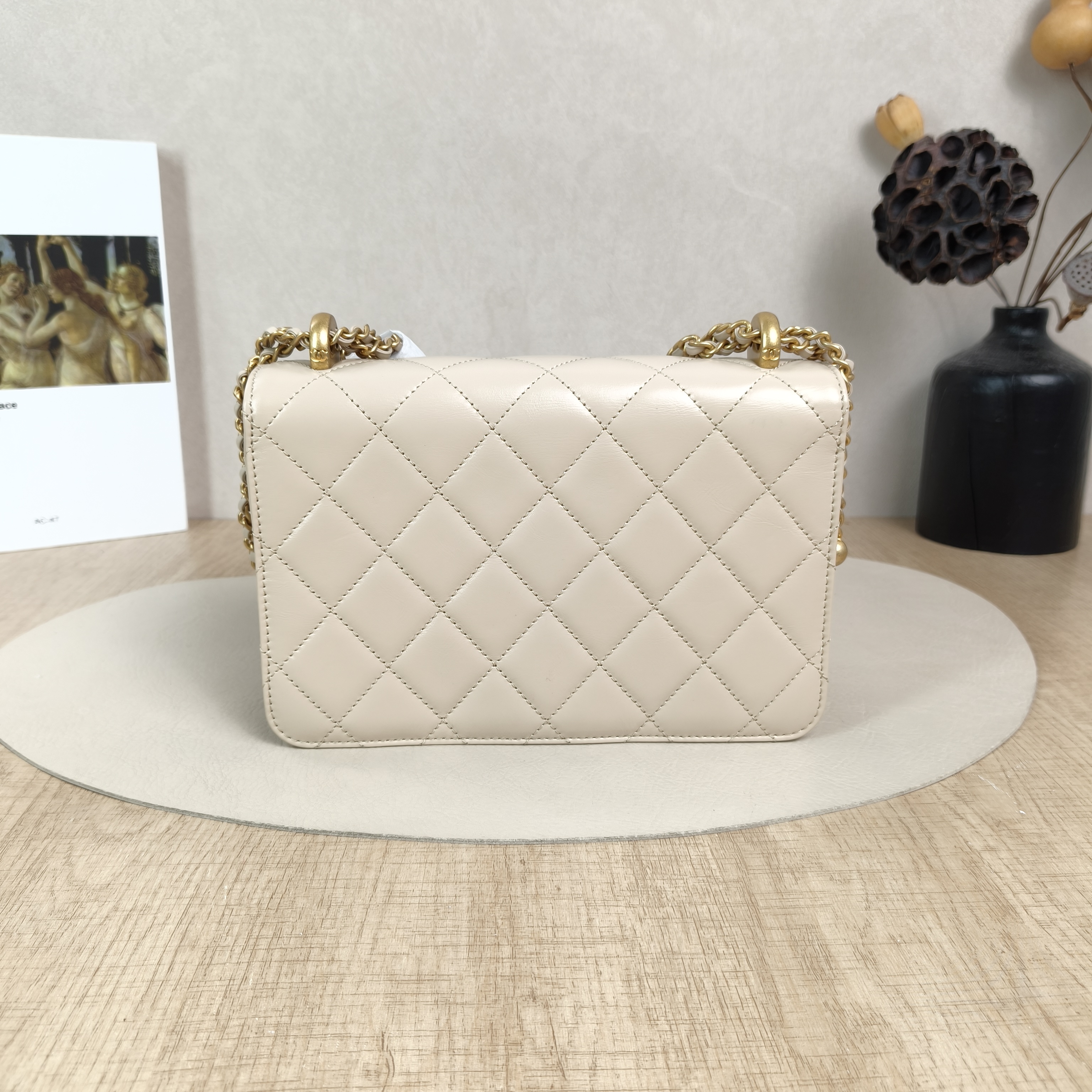 Chanel Crossbody Bag Beige Calfskin Medium22 × 8 × 14.5 cm — cover view 3 of 6