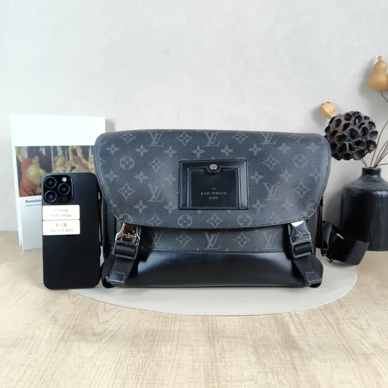 Louis Vuitton Crossbody Bag Voyager Messenger Bag Monogram PVC Small33 × 11 × 22.5 cm — cover view 2 of 5