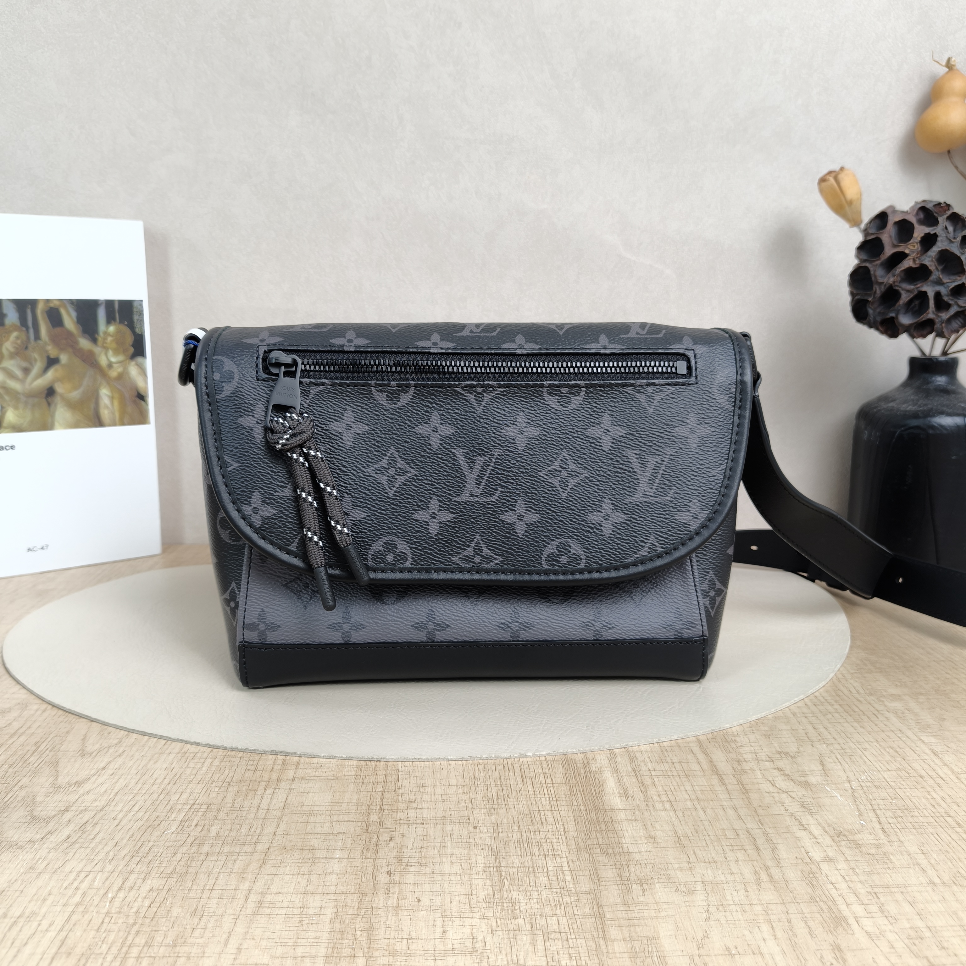 Louis Vuitton Crossbody Bag Pulse Messenger Bag Monogram PVC Medium26.6 × 11 × 17 cm