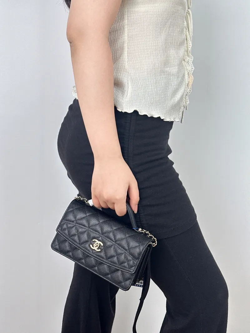 Chanel Crossbody Bag Black Calfskin One Size18.5 × 6 × 11 cm — on-model view 2 of 2