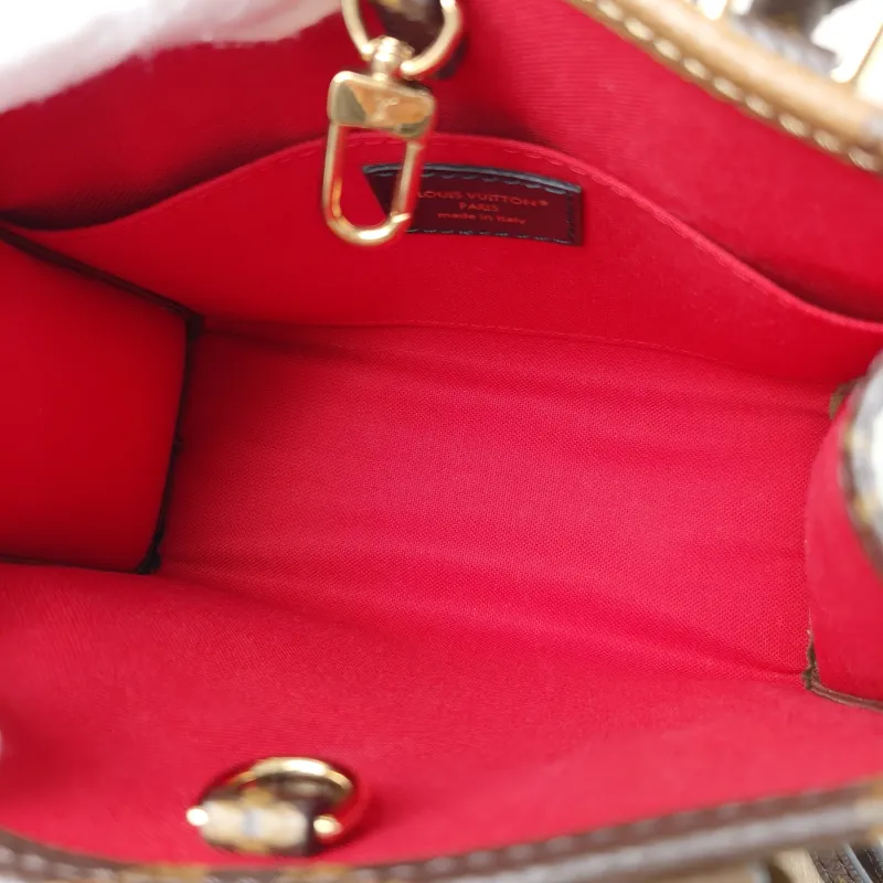 Louis Vuitton Crossbody Bag Onthego BB Monogram PVC BB 18 × 8.5 × 15 cm — detail view 11 of 14