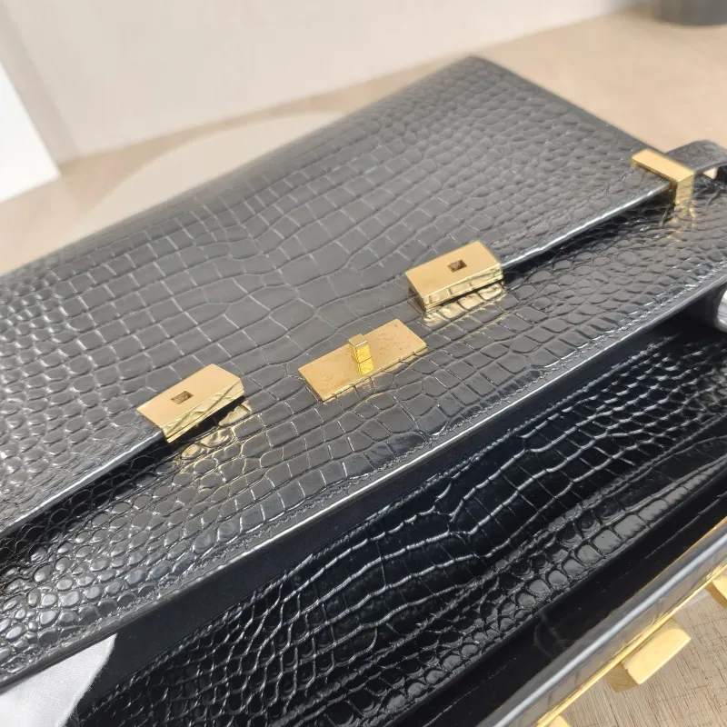 SAINT LAURENT Shoulder Bag MANHATTAN Black Calfskin Medium29 × 7.5 × 20 cm — detail view 2 of 13