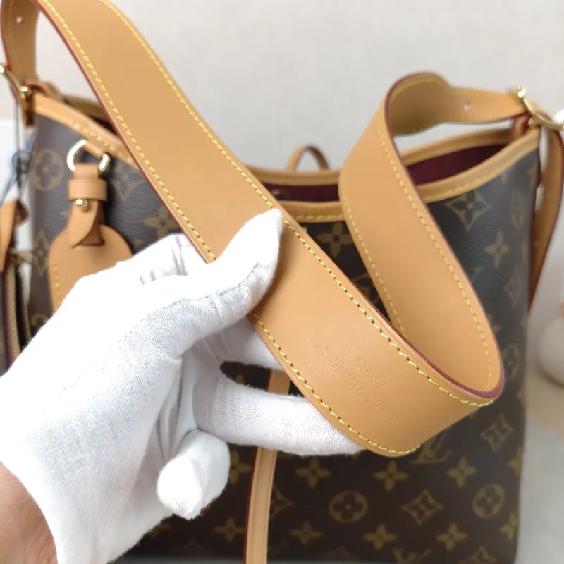 Louis Vuitton Crossbody Bag Carryall Monogram PVC Small29 × 12 × 24 cm — detail view 12 of 13