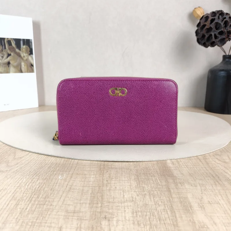 FERRAGAMO Wallet Wallet Calfskin One Size19 × 2 × 10.5 cm