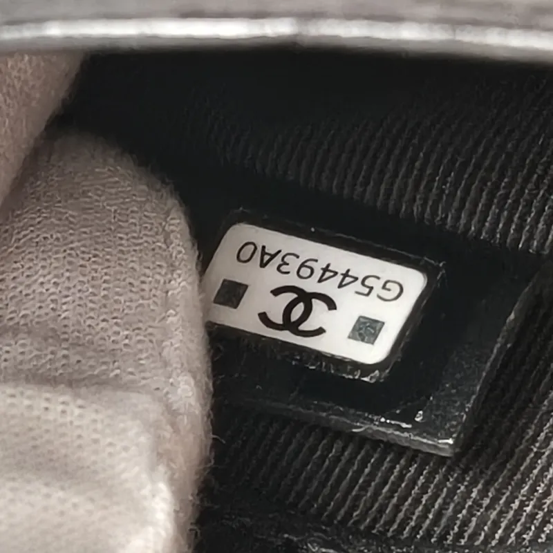 Chanel Shoulder Bag31Bag Black Waxed Leather Calfskinnano20.5 × 3.5 × 17 cm — detail view 13 of 13