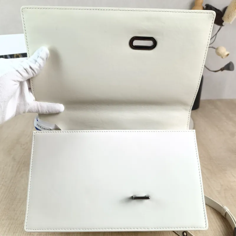 DIOR Crossbody Bag30Montaigne White Lambskin One Size25 × 8 × 15 cm — detail view 13 of 13